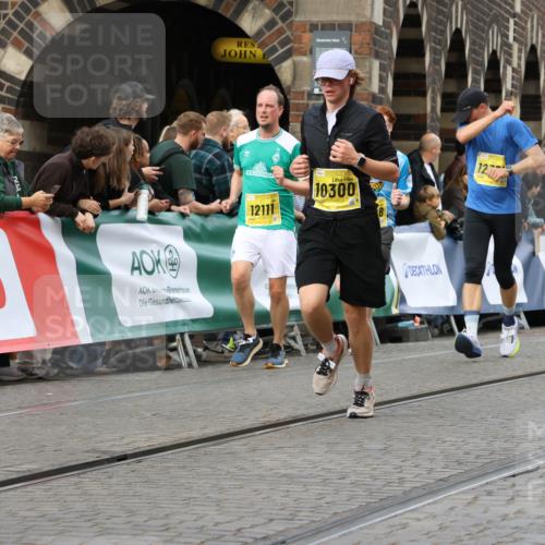 13.09.2026 - 21. swb-Marathon Bremen Strokosch-Dieckow http://msf.ph/oto/10358547 13.09.2026 10:57:35 Ziel 10166, 10226, 10517, 10518, 10578, 10687, 10700, 10772, 10969, 11236, 11292, 11484, 11609, 11667, 12263, 12382, 12383, 12400, 12411, 10460, 10707, 10728, 11153, 11245, 11532, 11568, 11856, 12222, 12228, 12231, 12264, 12427, 12555 meine-sportfotos.de
