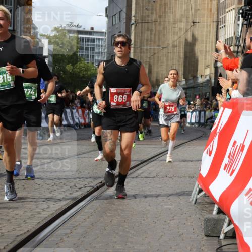 13.09.2026 - 21. swb-Marathon Bremen Strokosch-Dieckow http://msf.ph/oto/10358549 13.09.2026 13:37:48 Ziel 270, 391, 448, 869, 3323, 3627, 3804, 3823, 4155, 4300, 4433, 4628, 5388, 5612, 5738, 5791, 6804, 6911, 7003, 7074, 7571, 8380, 8439, 8553, 8674, 8748, 8753, 9441, 10062, 10106, 549, 1851, 2336, 2342, 2699, 3207, 3316, 3657, 3707, 4066, 4394, 4675, 4902, 4942, 6001, 6083, 7594, 7815, 7894, 8138, 8173, 8204, 8264, 8440, 8450, 8920, 8972, 9097, 9481, 9774, 13228 meine-sportfotos.de