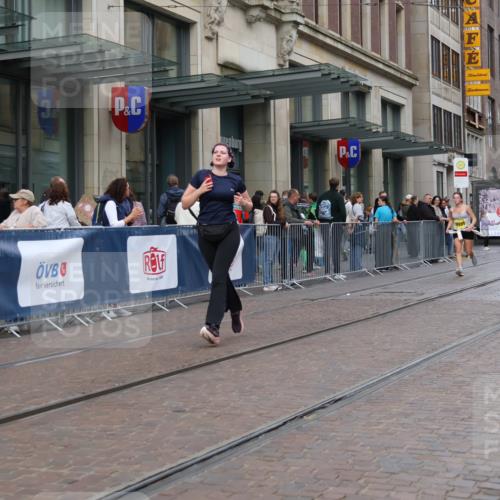13.09.2026 - 21. swb-Marathon Bremen Strokosch-Dieckow http://msf.ph/oto/10358574 13.09.2026 11:18:43 Ziel 10005, 10202, 10344, 10524, 11629, 11794, 12090, 10176, 10194, 10264, 10535, 10568, 10600, 10895, 10899, 10997, 11443, 12371, 12422, 12561 meine-sportfotos.de