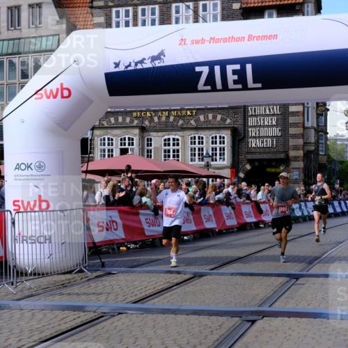 13.09.2026 - 21. swb-Marathon Bremen Tim E. http://msf.ph/oto/10358592 13.09.2026 12:54:24 Ziel 1256, 1629, 6112, 9399, 9617 meine-sportfotos.de