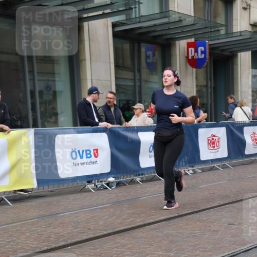 13.09.2026 - 21. swb-Marathon Bremen Strokosch-Dieckow http://msf.ph/oto/10358612 13.09.2026 11:18:44 Ziel 10005, 10202, 10344, 10524, 11629, 11794, 12090, 10005, 10176, 10194, 10264, 10535, 10568, 10600, 10895, 10899, 10997, 11443, 12371, 12422, 12561 meine-sportfotos.de