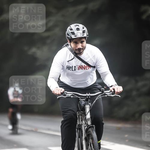 13.09.2026 - Stadtparktriathlon H.Heesch http://msf.ph/oto/10358637 13.09.2026 09:55:13 Radfahren 210, 218, 250, 254, 268, 278, 320 meine-sportfotos.de