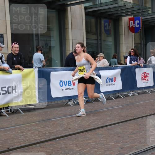 13.09.2026 - 21. swb-Marathon Bremen Strokosch-Dieckow http://msf.ph/oto/10358641 13.09.2026 11:18:47 Ziel 10202, 10524, 11629, 11794, 12090, 12462, 10005, 10176, 10194, 10264, 10344, 10568, 10600, 10899, 10997, 11443, 12371, 12422, 12561 meine-sportfotos.de