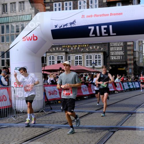 13.09.2026 - 21. swb-Marathon Bremen Tim E. http://msf.ph/oto/10358655 13.09.2026 12:54:26 Ziel 1256, 1629, 6112, 9399, 9617 meine-sportfotos.de