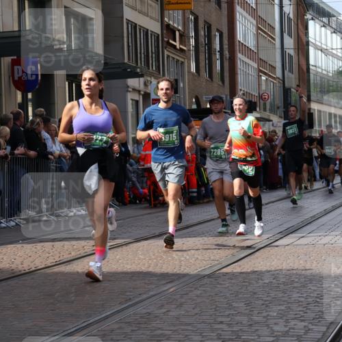 13.09.2026 - 21. swb-Marathon Bremen Strokosch-Dieckow http://msf.ph/oto/10358659 13.09.2026 13:35:06 Ziel 156, 536, 1150, 2003, 2041, 2090, 2318, 2356, 2625, 2866, 3055, 3311, 3621, 3916, 4062, 4326, 4635, 4985, 5016, 5661, 6315, 6320, 6418, 6750, 6837, 7285, 7305, 7377, 7597, 7700, 7703, 7998, 8300, 8401, 8530, 8773, 8915, 9526, 9527, 9845, 9887, 489, 1210, 2366, 2413, 2430, 2492, 2525, 2561, 2755, 3063, 3181, 3217, 3353, 3380, 3768, 4487, 5125, 5415, 5647, 5684, 6085, 6391, 6403, 6627, 6655, 6756, 7123, 7405, 7657, 7750, 8515, 9017 meine-sportfotos.de