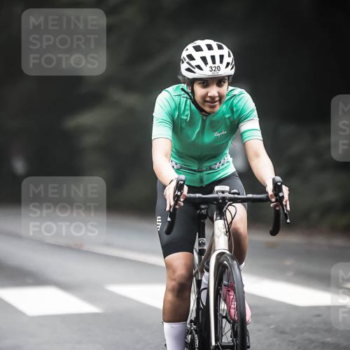 13.09.2026 - Stadtparktriathlon H.Heesch http://msf.ph/oto/10358685 13.09.2026 09:55:18 Radfahren 210, 218, 250, 254, 268, 281, 320, 327, 338 meine-sportfotos.de