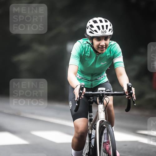 13.09.2026 - Stadtparktriathlon H.Heesch http://msf.ph/oto/10358688 13.09.2026 09:55:19 Radfahren 210, 218, 254, 281, 297, 320, 327, 338 meine-sportfotos.de
