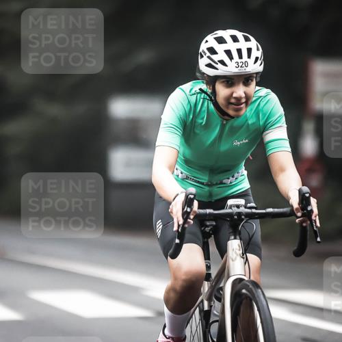 13.09.2026 - Stadtparktriathlon H.Heesch http://msf.ph/oto/10358693 13.09.2026 09:55:19 Radfahren 210, 218, 254, 281, 297, 320, 327, 338 meine-sportfotos.de
