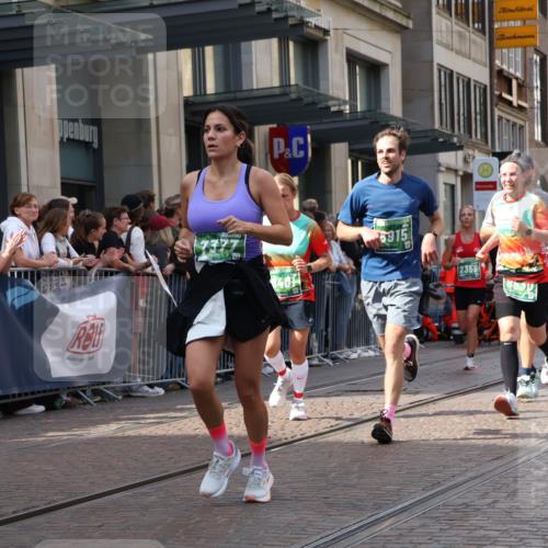 13.09.2026 - 21. swb-Marathon Bremen Strokosch-Dieckow http://msf.ph/oto/10358696 13.09.2026 13:35:07 Ziel 156, 536, 1150, 2003, 2041, 2090, 2318, 2356, 2625, 2866, 3055, 3311, 3621, 3916, 4062, 4326, 4635, 4985, 5016, 5661, 6315, 6320, 6418, 6465, 6466, 6750, 6837, 7285, 7305, 7377, 7597, 7700, 7703, 8300, 8401, 8530, 8773, 8915, 9526, 9527, 9845, 9887, 489, 536, 1210, 2366, 2413, 2430, 2492, 2525, 2561, 2755, 3063, 3181, 3217, 3353, 3380, 3768, 4487, 5125, 5415, 5647, 5684, 6085, 6391, 6403, 6627, 6655, 6750, 6756, 7123, 7405, 7657, 7750, 8515, 9017 meine-sportfotos.de