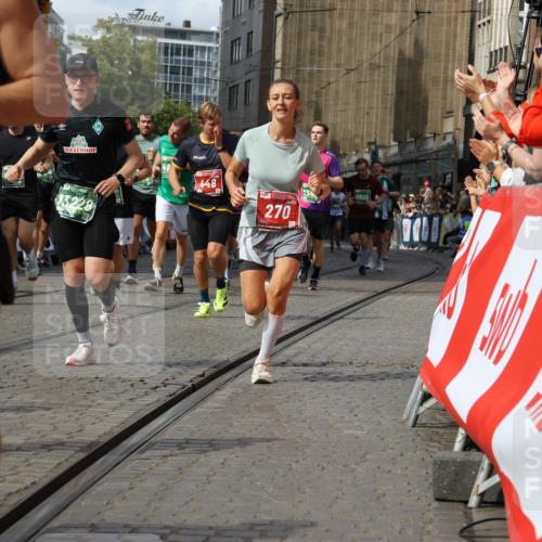 13.09.2026 - 21. swb-Marathon Bremen Strokosch-Dieckow http://msf.ph/oto/10358701 13.09.2026 13:37:50 Ziel 270, 391, 448, 869, 3323, 3627, 3804, 3823, 4155, 4300, 4433, 4628, 5388, 5624, 5738, 5791, 6032, 6804, 6911, 7003, 7074, 7571, 8380, 8439, 8553, 8674, 8748, 8753, 9441, 10062, 10106, 549, 1334, 1851, 2336, 2342, 2699, 3207, 3316, 3657, 3707, 4035, 4066, 4394, 4675, 4902, 4942, 6001, 6083, 7594, 7894, 8138, 8173, 8190, 8264, 8440, 8450, 8920, 8972, 9097, 13228 meine-sportfotos.de