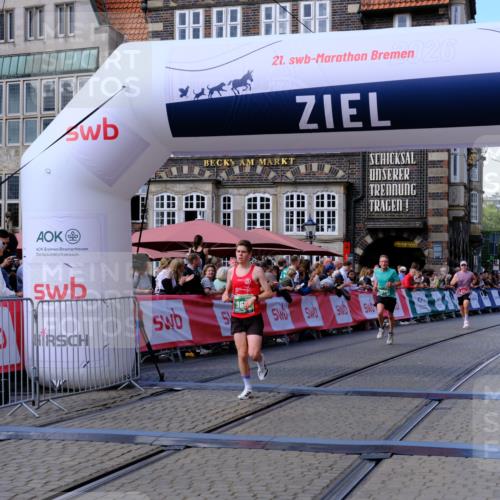 13.09.2026 - 21. swb-Marathon Bremen Tim E. http://msf.ph/oto/10358741 13.09.2026 12:54:30 Ziel 1256, 1629, 6112, 9399, 9617 meine-sportfotos.de