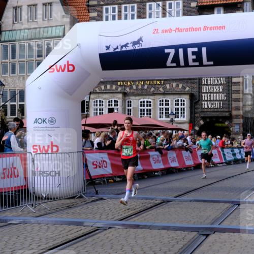 13.09.2026 - 21. swb-Marathon Bremen Tim E. http://msf.ph/oto/10358754 13.09.2026 12:54:30 Ziel 1256, 1629, 6112, 9399, 9617 meine-sportfotos.de