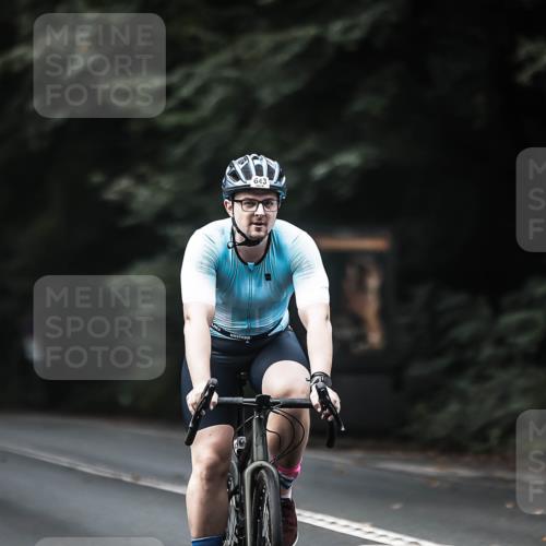 13.09.2026 - Stadtparktriathlon H.Heesch http://msf.ph/oto/10358756 13.09.2026 11:12:21 Radfahren 519, 643 meine-sportfotos.de
