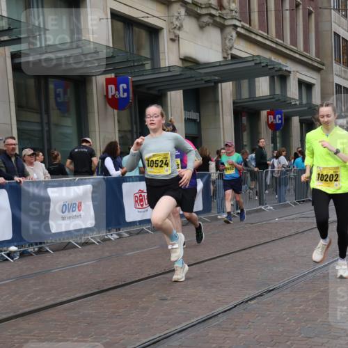 13.09.2026 - 21. swb-Marathon Bremen Strokosch-Dieckow http://msf.ph/oto/10358757 13.09.2026 11:18:58 Ziel 10004, 10629, 10933, 11050, 11760, 12224, 12462, 10005, 10202, 10264, 10344, 10524, 10568, 10997, 11443, 11629, 11794, 12090, 12422 meine-sportfotos.de