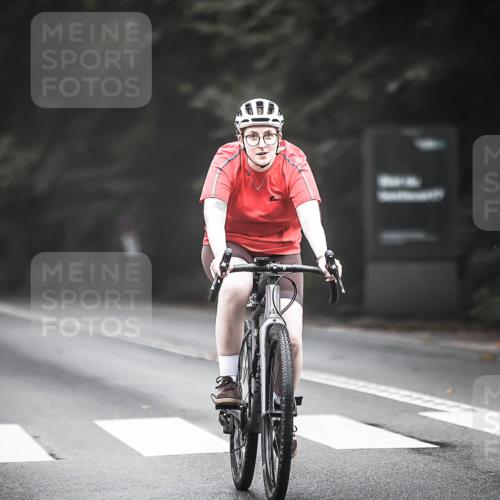 13.09.2026 - Stadtparktriathlon H.Heesch http://msf.ph/oto/10358759 13.09.2026 09:55:26 Radfahren 211, 281, 283, 297, 327, 330, 338 meine-sportfotos.de
