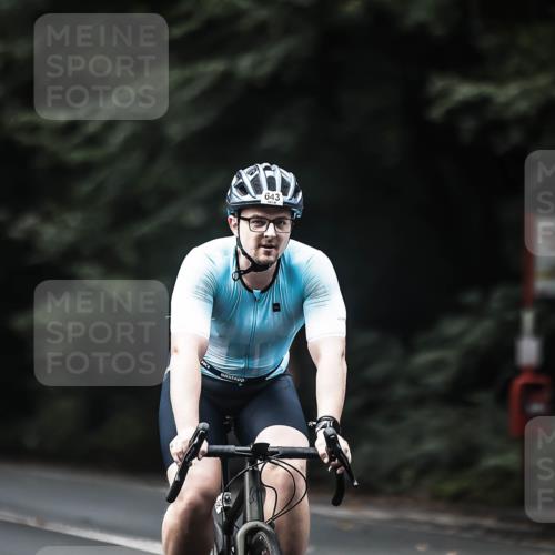 13.09.2026 - Stadtparktriathlon H.Heesch http://msf.ph/oto/10358762 13.09.2026 11:12:21 Radfahren 519, 643 meine-sportfotos.de