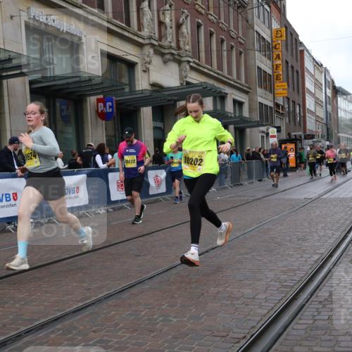 13.09.2026 - 21. swb-Marathon Bremen Strokosch-Dieckow http://msf.ph/oto/10358772 13.09.2026 11:18:58 Ziel 10004, 10629, 10933, 11050, 11760, 12224, 12462, 10005, 10202, 10264, 10344, 10524, 10568, 10997, 11443, 11629, 11794, 12090, 12422 meine-sportfotos.de