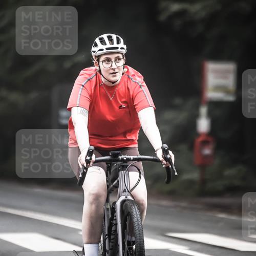 13.09.2026 - Stadtparktriathlon H.Heesch http://msf.ph/oto/10358789 13.09.2026 09:55:27 Radfahren 211, 281, 283, 297, 327, 330 meine-sportfotos.de