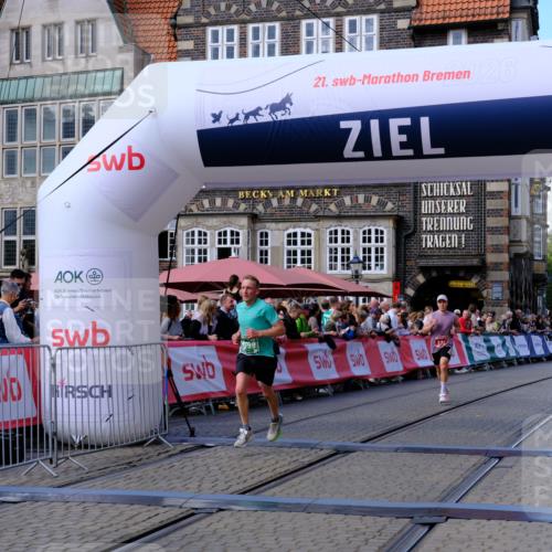 13.09.2026 - 21. swb-Marathon Bremen Tim E. http://msf.ph/oto/10358815 13.09.2026 12:54:32 Ziel 1256, 1629, 6112, 9399, 9617 meine-sportfotos.de