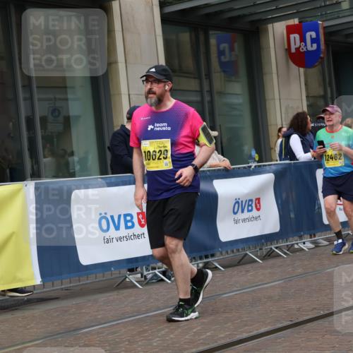 13.09.2026 - 21. swb-Marathon Bremen Strokosch-Dieckow http://msf.ph/oto/10358819 13.09.2026 11:19:00 Ziel 10004, 10629, 10933, 11050, 11760, 12224, 12462, 10005, 10202, 10264, 10344, 10524, 10568, 11443, 11629, 11794, 12090, 12422 meine-sportfotos.de