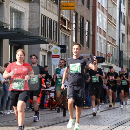 13.09.2026 - 21. swb-Marathon Bremen Strokosch-Dieckow http://msf.ph/oto/10358820 13.09.2026 13:35:10 Ziel 156, 1150, 2003, 2041, 2090, 2318, 2356, 2625, 2866, 3055, 3311, 3621, 3916, 4062, 4326, 4635, 5016, 5308, 5661, 6315, 6320, 6418, 6465, 6466, 6644, 6837, 7285, 7305, 7377, 7597, 7700, 7703, 8300, 8401, 8530, 8773, 8816, 8915, 9526, 9527, 9845, 9862, 9887, 489, 536, 2366, 2413, 2430, 2492, 2561, 2755, 3063, 3181, 3217, 3768, 3916, 4487, 4635, 4985, 5016, 5125, 5415, 5647, 5684, 6085, 6391, 6403, 6627, 6655, 6750, 6756, 7123, 7405, 7657, 7750, 8515, 9017 meine-sportfotos.de