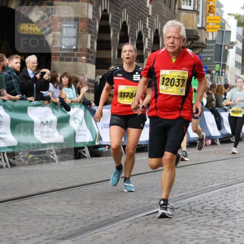 13.09.2026 - 21. swb-Marathon Bremen Strokosch-Dieckow http://msf.ph/oto/10358830 13.09.2026 10:57:37 Ziel 10166, 10226, 10300, 10394, 10517, 10518, 10578, 10687, 10700, 10969, 11236, 11292, 11484, 11498, 11609, 11667, 12037, 12263, 12382, 12383, 12400, 12411, 10078, 10460, 10565, 10707, 10728, 11153, 11532, 11568, 11824, 11856, 12222, 12228, 12231, 12264, 12427, 12555 meine-sportfotos.de