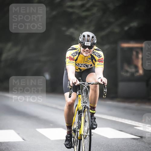 13.09.2026 - Stadtparktriathlon H.Heesch http://msf.ph/oto/10358843 13.09.2026 09:55:33 Radfahren 211, 319, 330 meine-sportfotos.de