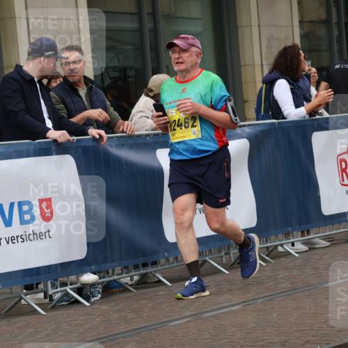 13.09.2026 - 21. swb-Marathon Bremen Strokosch-Dieckow http://msf.ph/oto/10358850 13.09.2026 11:19:01 Ziel 10004, 10629, 10933, 11050, 11760, 12224, 12462, 10005, 10202, 10264, 10344, 10524, 10568, 11443, 11629, 11794, 12090, 12422 meine-sportfotos.de