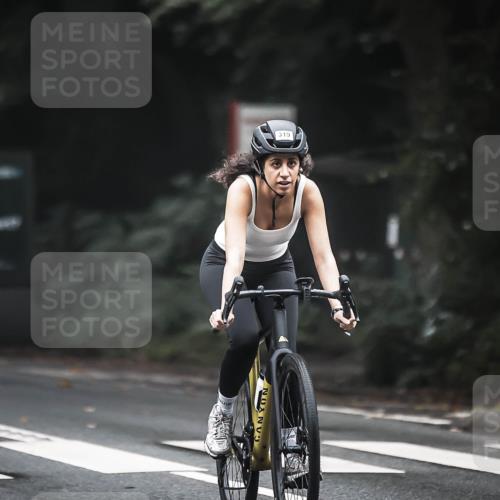 13.09.2026 - Stadtparktriathlon H.Heesch http://msf.ph/oto/10358870 13.09.2026 09:55:40 Radfahren 221, 252, 319 meine-sportfotos.de