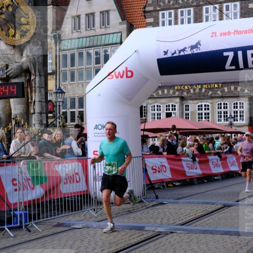 13.09.2026 - 21. swb-Marathon Bremen Tim E. http://msf.ph/oto/10358880 13.09.2026 12:54:33 Ziel 1256, 1629, 6112, 9399, 9617 meine-sportfotos.de