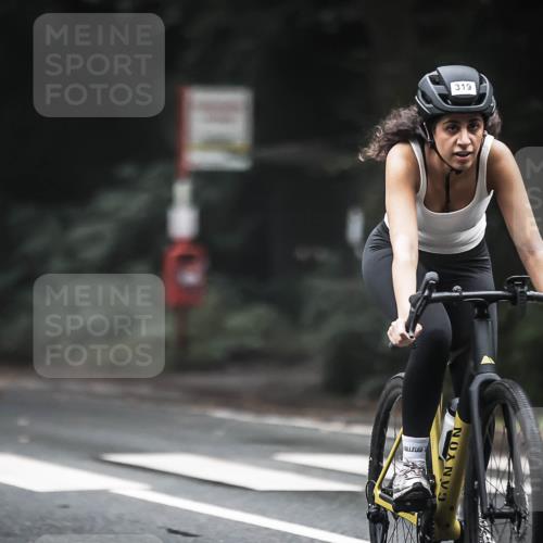 13.09.2026 - Stadtparktriathlon H.Heesch http://msf.ph/oto/10358881 13.09.2026 09:55:40 Radfahren 221, 252, 319 meine-sportfotos.de