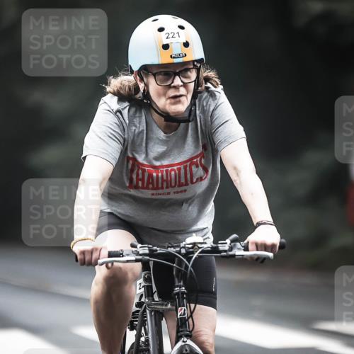 13.09.2026 - Stadtparktriathlon H.Heesch http://msf.ph/oto/10358887 13.09.2026 09:55:41 Radfahren 221, 252, 319 meine-sportfotos.de