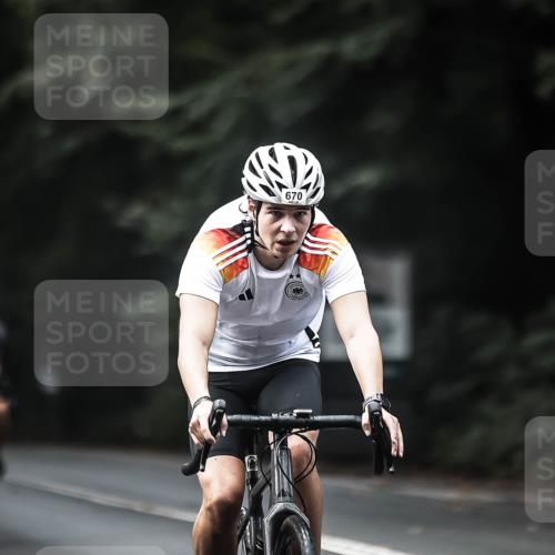 13.09.2026 - Stadtparktriathlon H.Heesch http://msf.ph/oto/10358895 13.09.2026 11:12:41 Radfahren 653, 664, 670, 702 meine-sportfotos.de