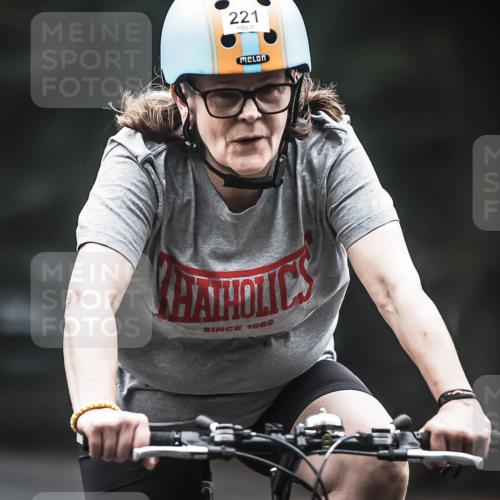 13.09.2026 - Stadtparktriathlon H.Heesch http://msf.ph/oto/10358898 13.09.2026 09:55:41 Radfahren 221, 252, 319 meine-sportfotos.de