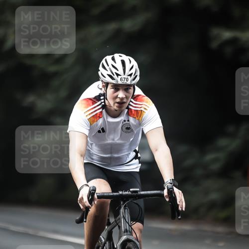 13.09.2026 - Stadtparktriathlon H.Heesch http://msf.ph/oto/10358900 13.09.2026 11:12:41 Radfahren 653, 664, 670, 702 meine-sportfotos.de