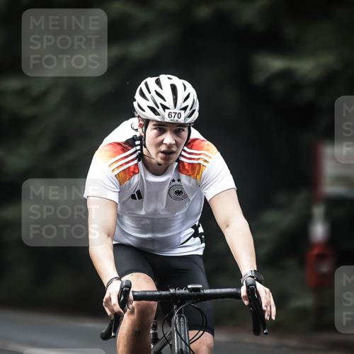 13.09.2026 - Stadtparktriathlon H.Heesch http://msf.ph/oto/10358907 13.09.2026 11:12:41 Radfahren 653, 664, 670, 702 meine-sportfotos.de