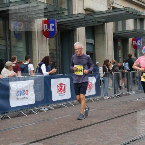 13.09.2026 - 21. swb-Marathon Bremen Strokosch-Dieckow http://msf.ph/oto/10358923 13.09.2026 11:19:05 Ziel 10004, 10629, 10933, 11050, 11760, 12224, 12462, 10005, 10202, 10264, 10344, 10524, 10568, 11443, 11629, 11794, 12090 meine-sportfotos.de