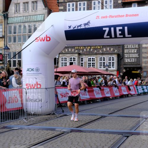 13.09.2026 - 21. swb-Marathon Bremen Tim E. http://msf.ph/oto/10358925 13.09.2026 12:54:35 Ziel 1256, 1629, 9399, 9617 meine-sportfotos.de