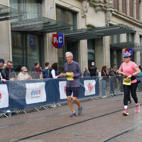 13.09.2026 - 21. swb-Marathon Bremen Strokosch-Dieckow http://msf.ph/oto/10358937 13.09.2026 11:19:06 Ziel 10004, 10629, 10933, 11050, 11760, 12224, 12462, 10005, 10202, 10264, 10344, 10524, 10568, 11443, 11629, 11794, 12090 meine-sportfotos.de