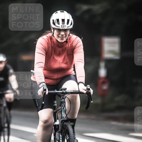 13.09.2026 - Stadtparktriathlon H.Heesch http://msf.ph/oto/10358968 13.09.2026 09:55:59 Radfahren 231, 246, 263, 265 meine-sportfotos.de