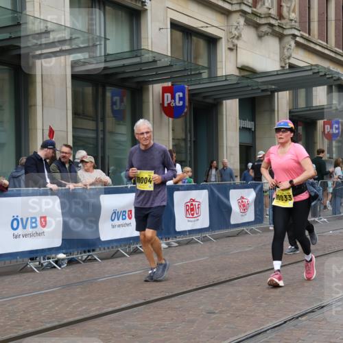 13.09.2026 - 21. swb-Marathon Bremen Strokosch-Dieckow http://msf.ph/oto/10358973 13.09.2026 11:19:06 Ziel 10004, 10629, 10933, 11050, 11760, 12224, 12462, 10005, 10202, 10264, 10344, 10524, 10568, 11443, 11629, 11794, 12090 meine-sportfotos.de
