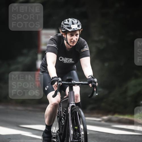 13.09.2026 - Stadtparktriathlon H.Heesch http://msf.ph/oto/10358986 13.09.2026 09:56:00 Radfahren 231, 246, 263, 265 meine-sportfotos.de