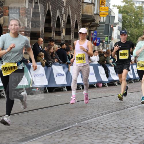 13.09.2026 - 21. swb-Marathon Bremen Strokosch-Dieckow http://msf.ph/oto/10358996 13.09.2026 10:57:41 Ziel 10166, 10177, 10226, 10300, 10394, 10517, 10518, 10578, 10687, 10700, 10969, 11292, 11365, 11480, 11498, 11609, 11667, 11734, 12037, 12111, 12263, 12372, 12382, 12383, 12400, 12411, 10078, 10460, 10559, 10565, 10707, 10728, 11136, 11153, 11532, 11568, 11824, 11856, 12228, 12231, 12427, 12551, 12555 meine-sportfotos.de