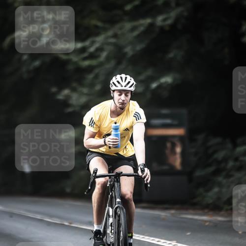 13.09.2026 - Stadtparktriathlon H.Heesch http://msf.ph/oto/10359000 13.09.2026 11:12:48 Radfahren 597, 653, 702 meine-sportfotos.de