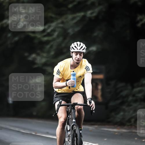 13.09.2026 - Stadtparktriathlon H.Heesch http://msf.ph/oto/10359003 13.09.2026 11:12:48 Radfahren 597, 653, 702 meine-sportfotos.de