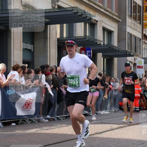 13.09.2026 - 21. swb-Marathon Bremen Strokosch-Dieckow http://msf.ph/oto/10359010 13.09.2026 13:35:15 Ziel 156, 532, 607, 1150, 2041, 2090, 2318, 2356, 2866, 3055, 3087, 3226, 3621, 3704, 3780, 4062, 4326, 5308, 5467, 5468, 5586, 5661, 6315, 6418, 6465, 6466, 6644, 6649, 6837, 7285, 7305, 7377, 7597, 7675, 7700, 8401, 8530, 8773, 8816, 8915, 9784, 9845, 9862, 9887, 9892, 13213, 489, 536, 2003, 2366, 2413, 2430, 2492, 2625, 3063, 3217, 3311, 3768, 3916, 4487, 4635, 4985, 5016, 5125, 5647, 6320, 6391, 6403, 6627, 6655, 6750, 6756, 7123, 7405, 7657, 7750, 8515, 9017 meine-sportfotos.de