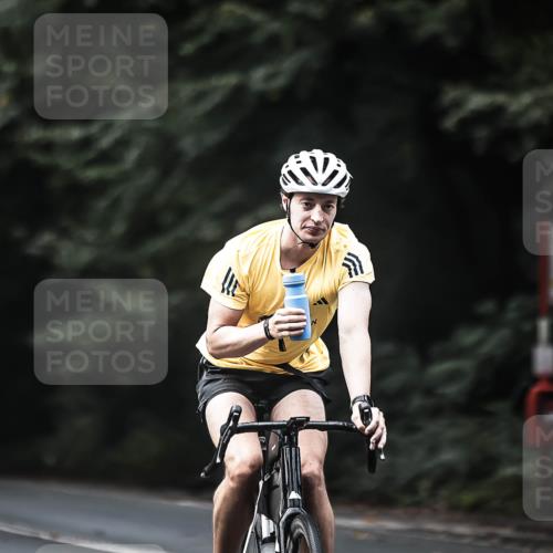 13.09.2026 - Stadtparktriathlon H.Heesch http://msf.ph/oto/10359011 13.09.2026 11:12:49 Radfahren 597, 653, 702 meine-sportfotos.de