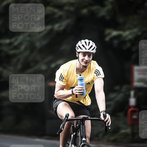 13.09.2026 - Stadtparktriathlon H.Heesch http://msf.ph/oto/10359015 13.09.2026 11:12:49 Radfahren 597, 653, 702 meine-sportfotos.de