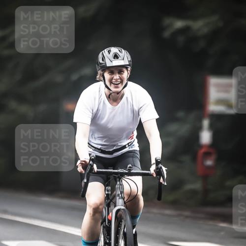 13.09.2026 - Stadtparktriathlon H.Heesch http://msf.ph/oto/10359028 13.09.2026 09:56:04 Radfahren 231, 246, 265, 345 meine-sportfotos.de