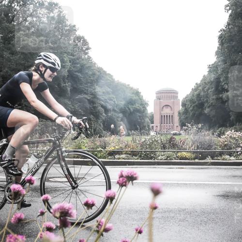 13.09.2026 - Stadtparktriathlon H.Heesch http://msf.ph/oto/10359030 13.09.2026 13:24:21 Radfahren 1418, 1480, 1494, 1523 meine-sportfotos.de